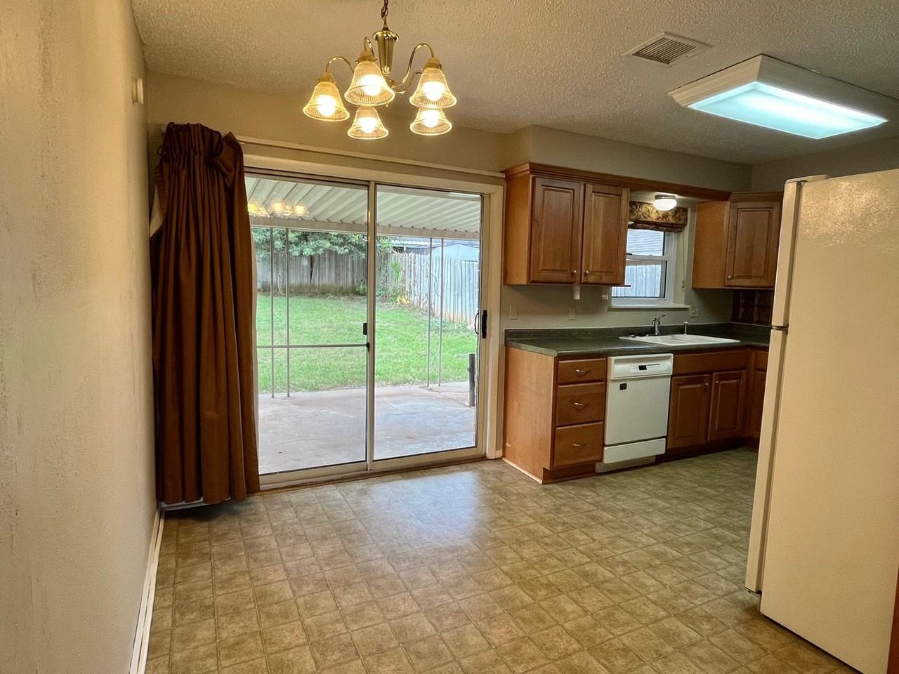 324 W Michael Dr - Photo 5 of 19