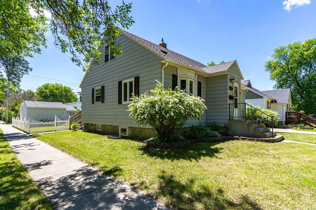1801 9th Ave N - Photo 6 of 35