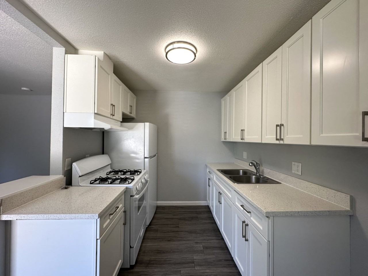 La Madera Apartments at 935 W. Swain Road - Photo 5 of 16