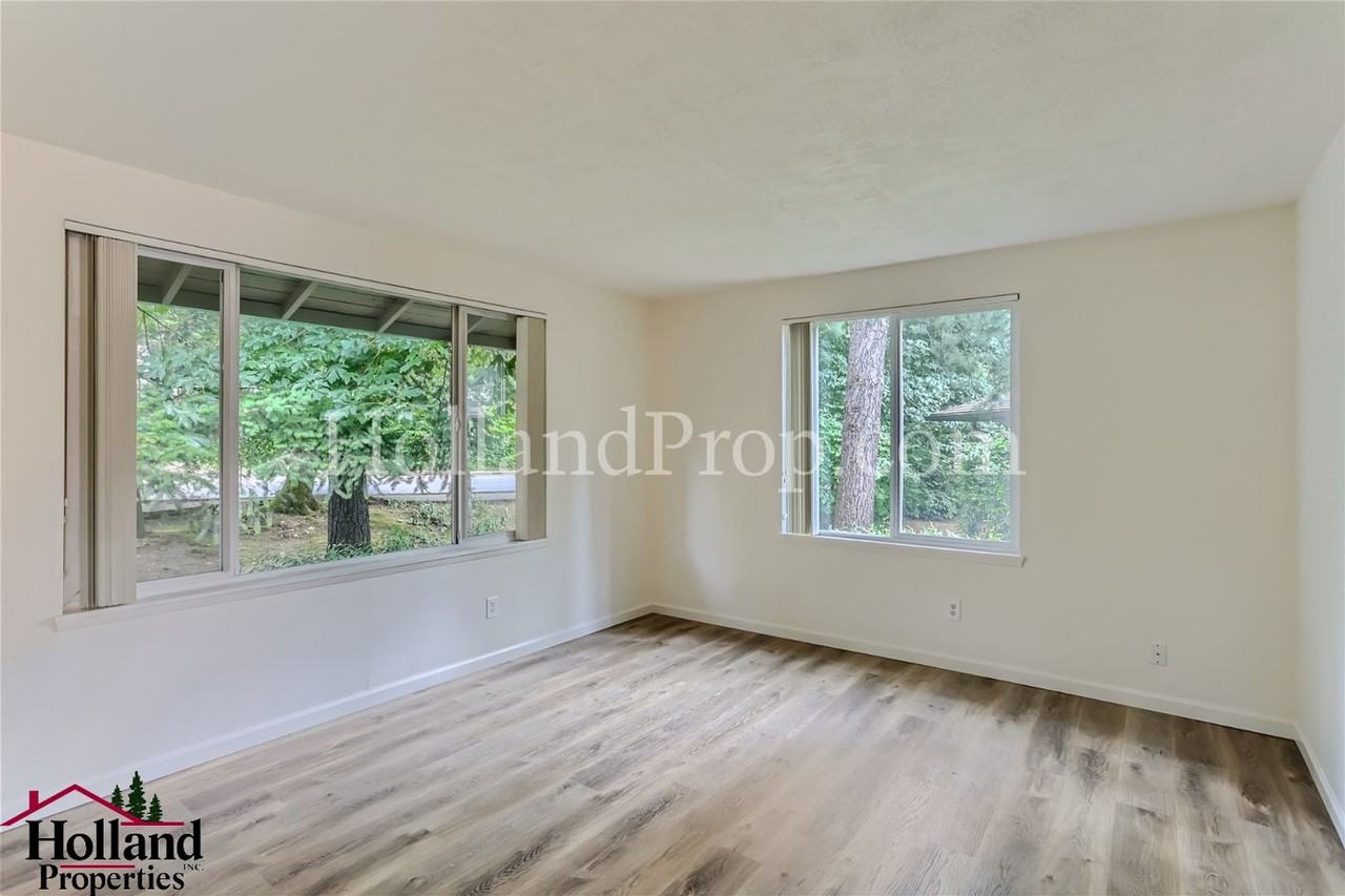 18113 18111- 18113 Deerbrush Ave - Photo 3 of 14