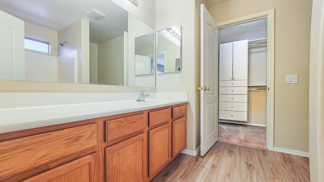 12933 W Fleetwood Ln - Photo 7 of 28