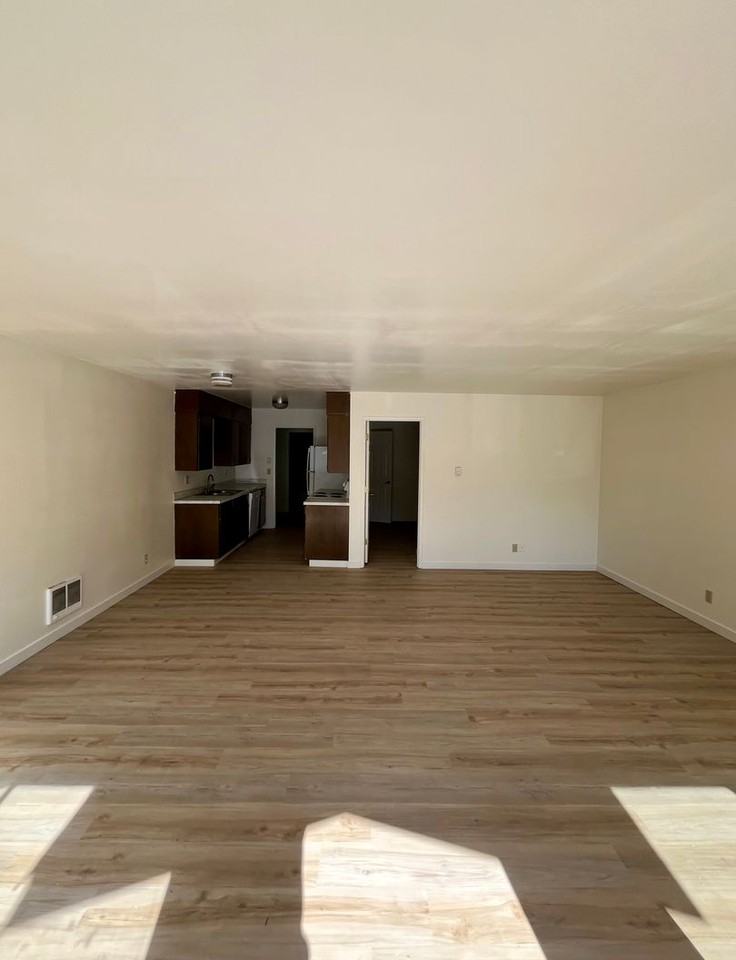 Davis Apartments - Photo 2 of 12