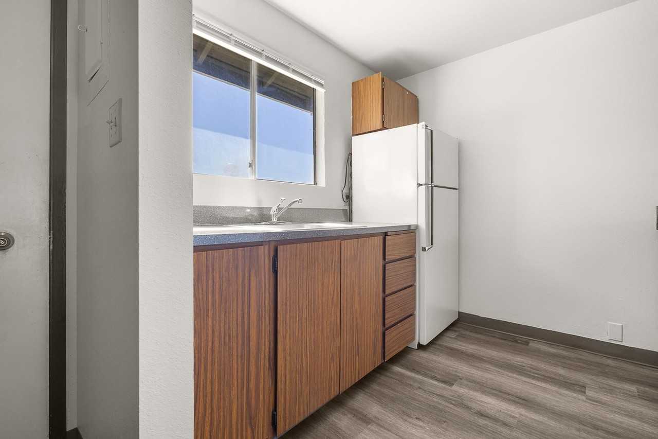 The Grandview Apartments - Photo 4 of 15