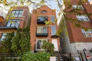 4b3b Duplex Living in The Heart of Wicker Park - Photo 1 of 1