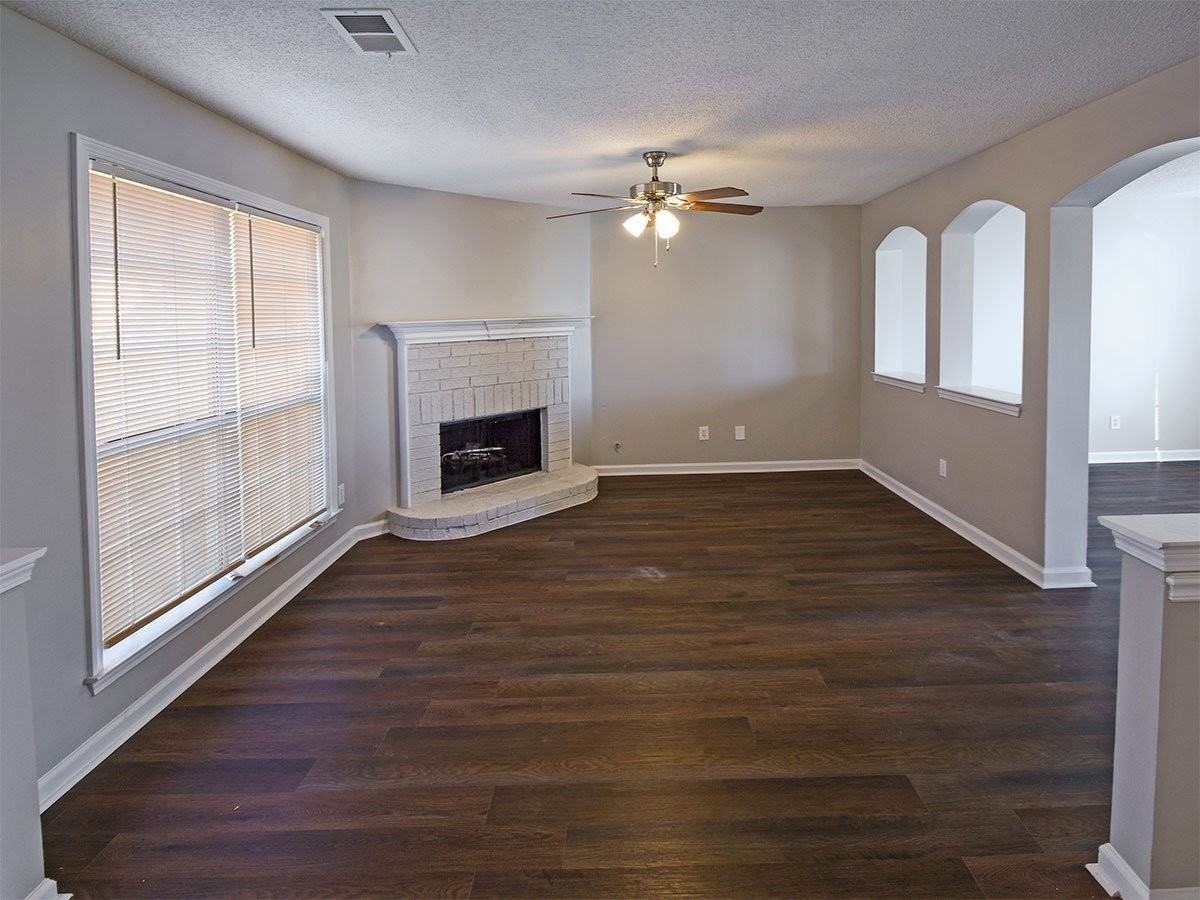 5275 Annandale Dr - Photo 3 of 15