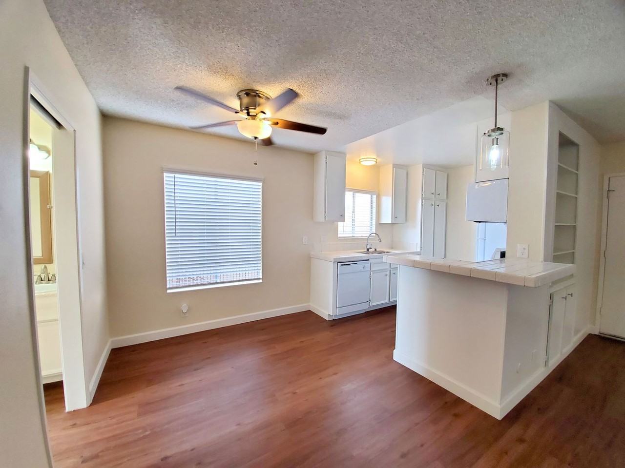 Lauretta 7 - Photo 3 of 10