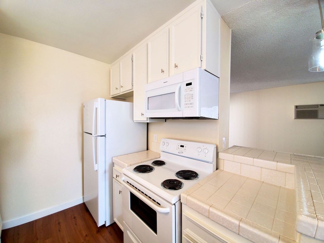 Lauretta 7 - Photo 6 of 25