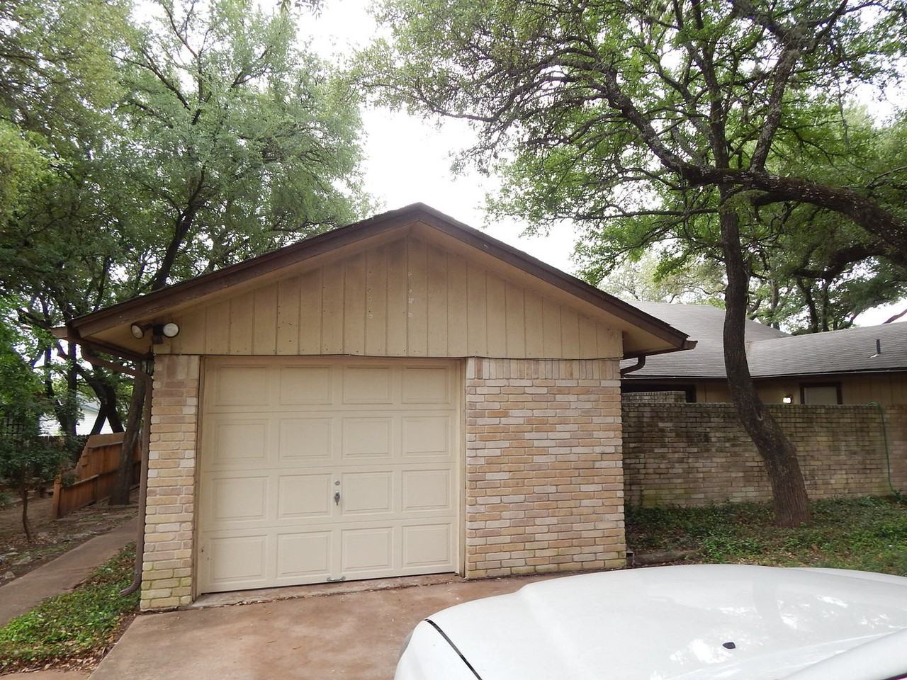 Gibbs Properties2 (9015 Sawtooth Ln) - Photo 3 of 19