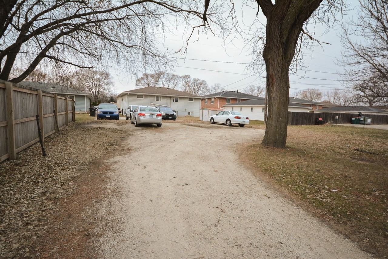 1339 3rd Ave SW - Photo 2 of 11