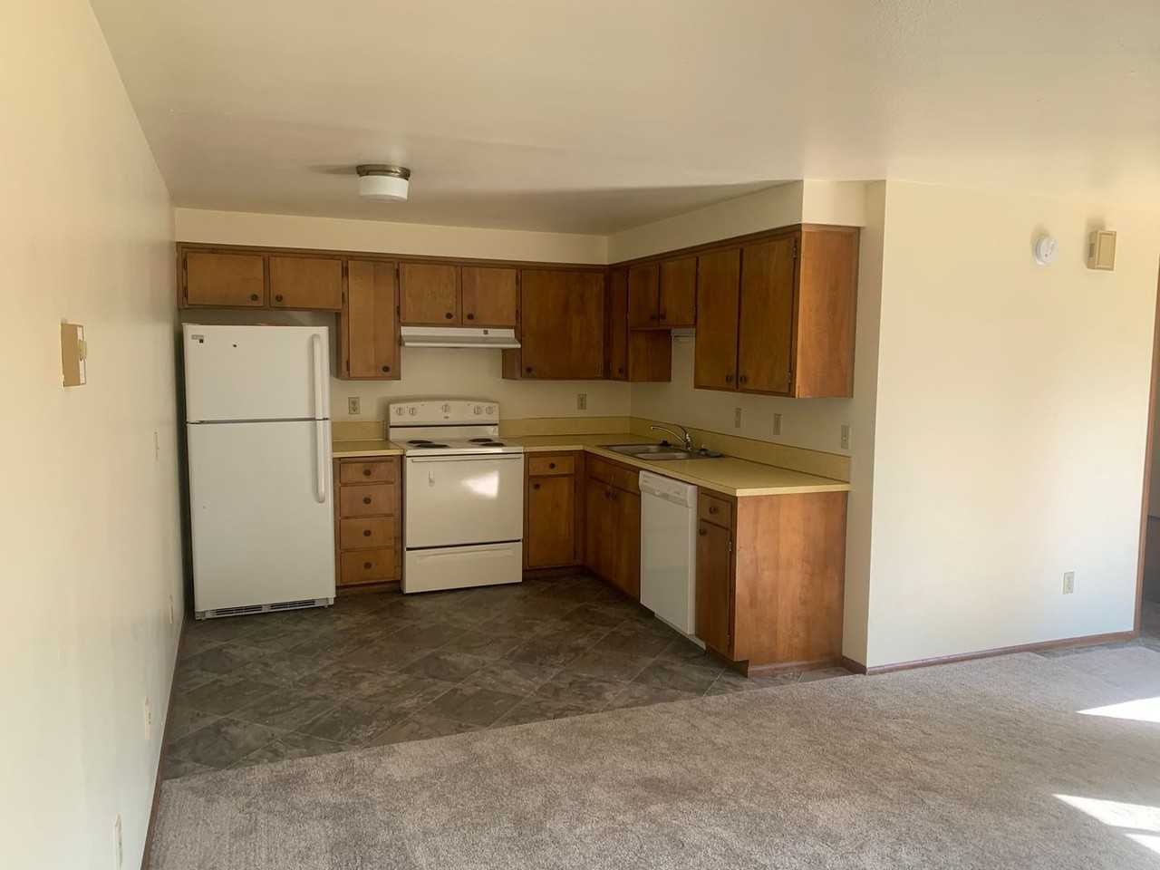 Lan3240 - Photo 3 of 16