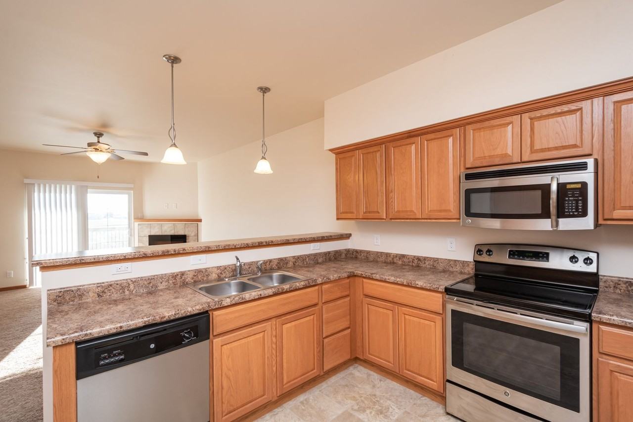 1620 Lincoln Dr - Photo 2 of 16