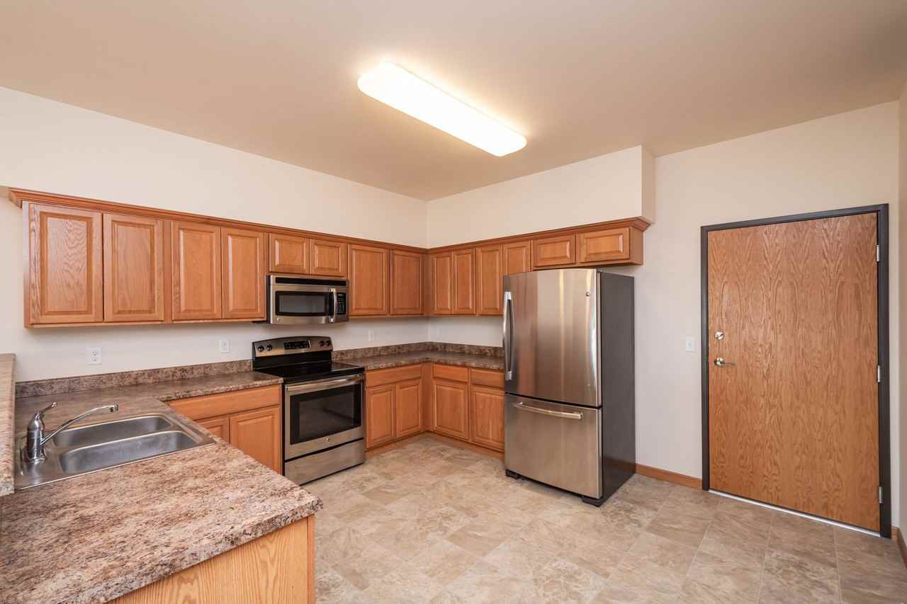 1620 Lincoln Dr - Photo 3 of 16