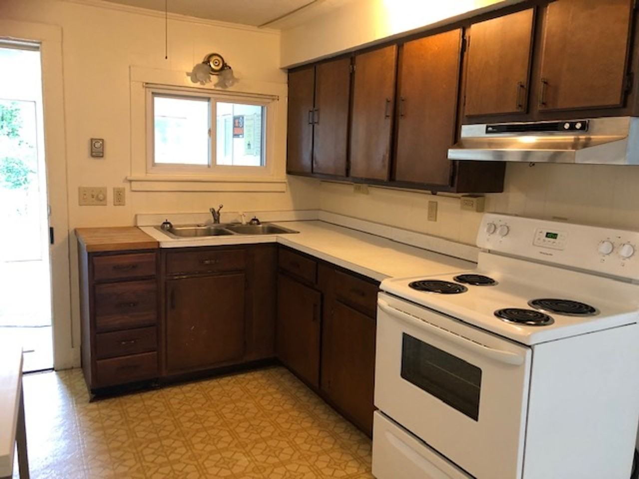 Madison St - 028 - Photo 3 of 16