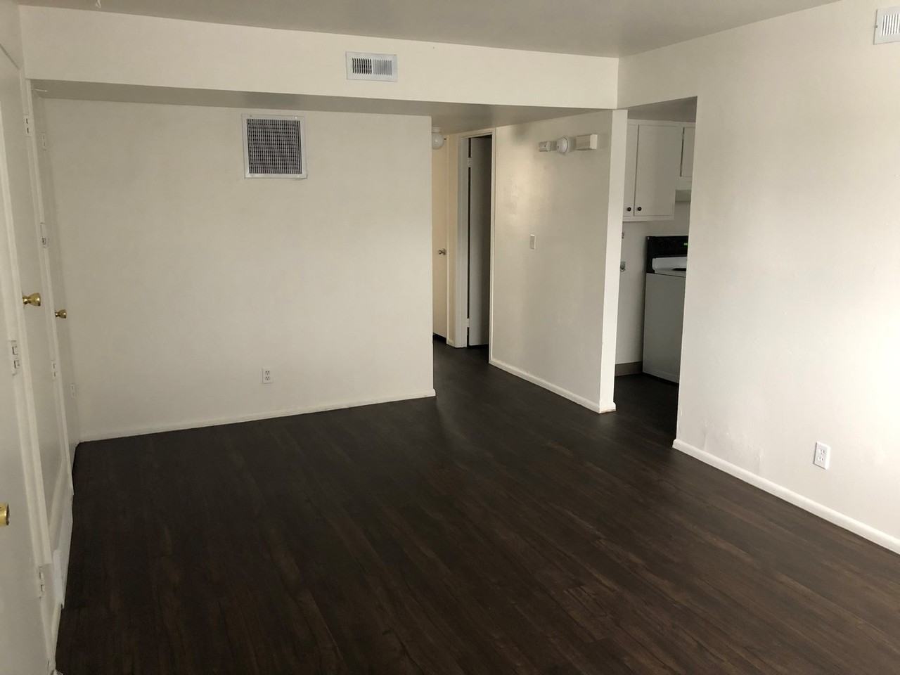 All Seasons Villa - Photo 3 of 7