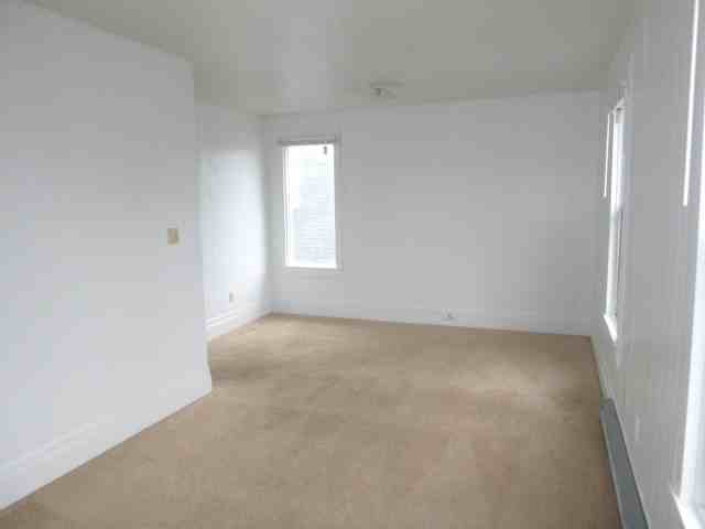 704 E 2nd - Photo 3 of 10