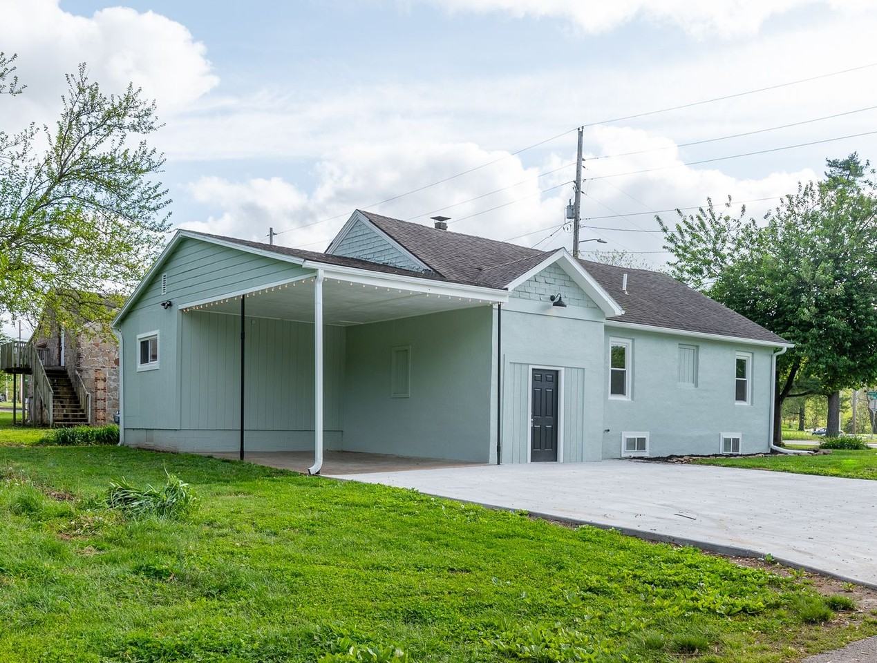 1300 S Campbell Ave - Photo 4 of 23