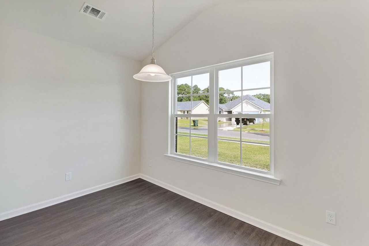 233 Willis Way - Photo 4 of 13