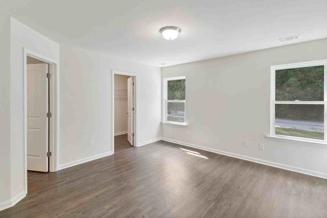 233 Willis Way - Photo 7 of 13