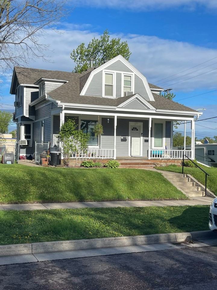 1201 S Dakota Ave - Photo 2 of 4