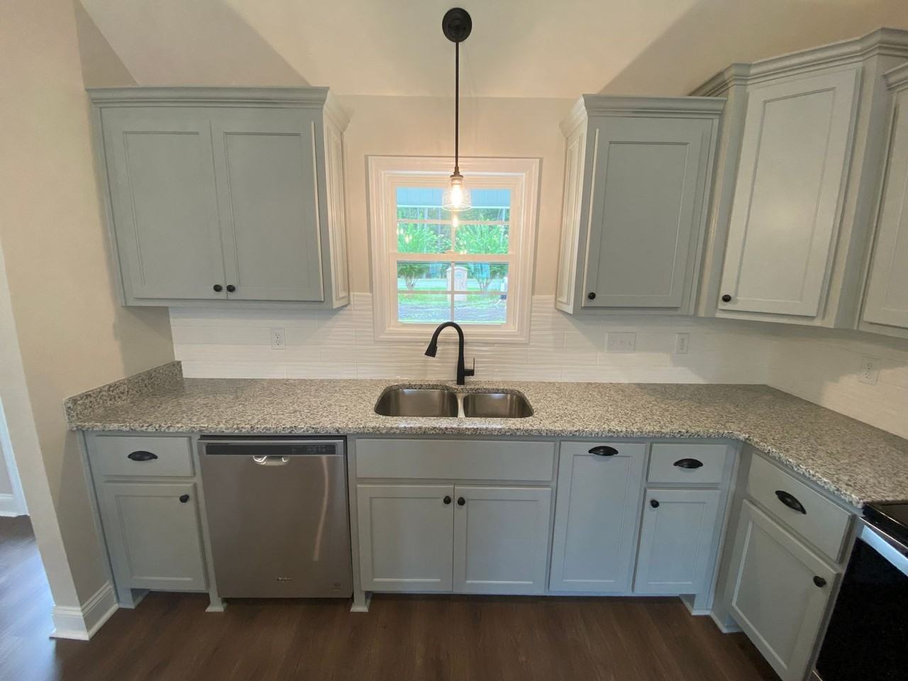 422 Peters St - Photo 5 of 19