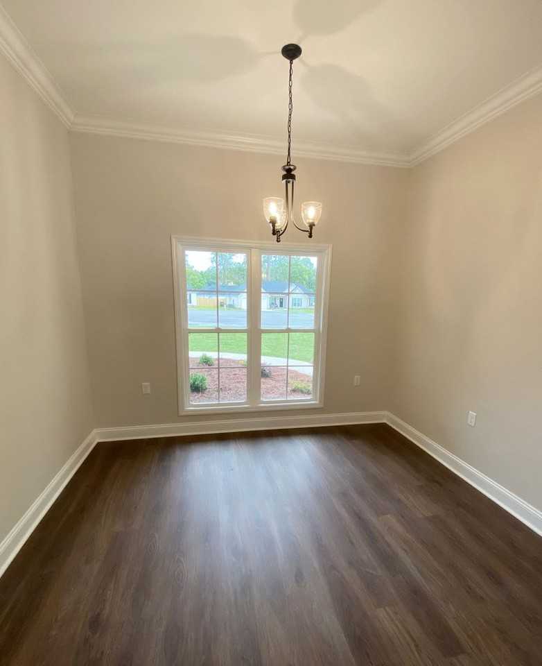422 Peters St - Photo 7 of 19
