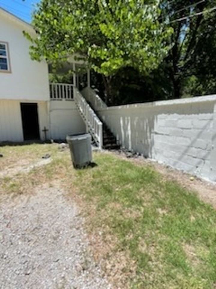 122 S Main St - Photo 2 of 8