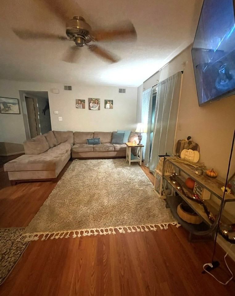 151 Windsor Castle Dr #G - Photo 2 of 10