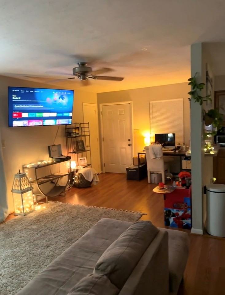 151 Windsor Castle Dr #G - Photo 3 of 10