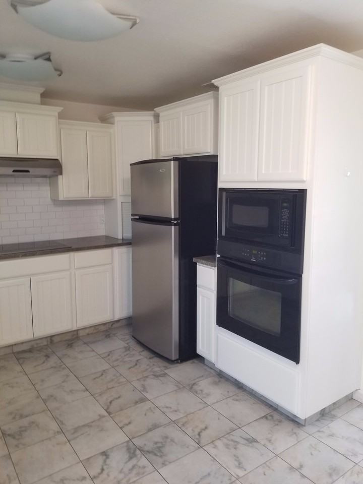 2061 Jewell Ln - Photo 2 of 5