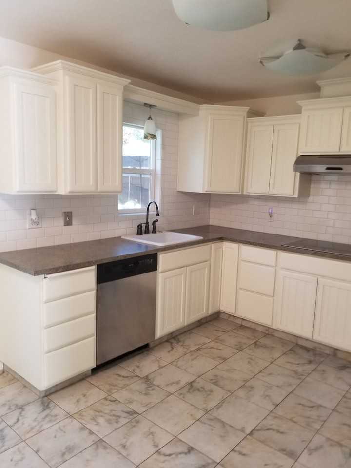 2061 Jewell Ln - Photo 3 of 5