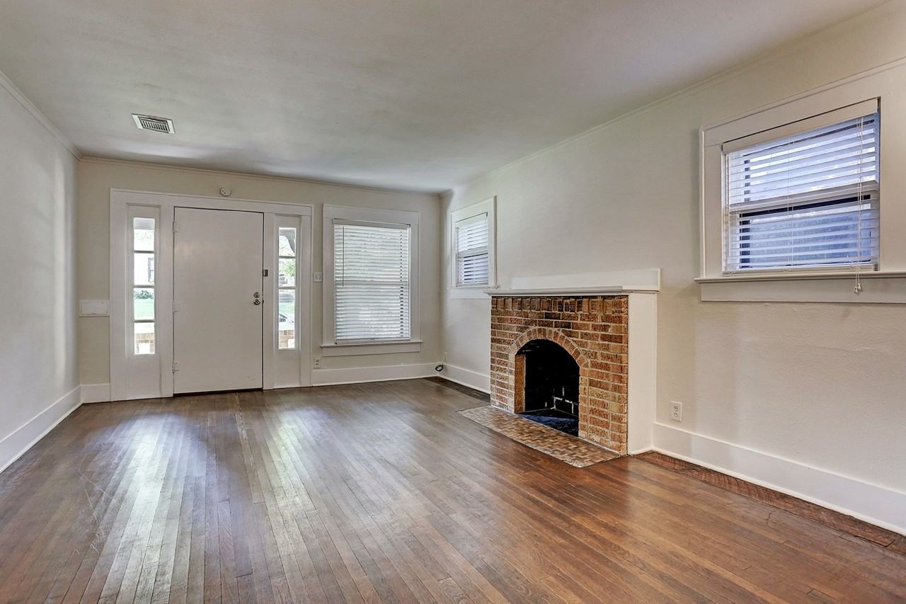 1926 W Mckinney St - Photo 3 of 10