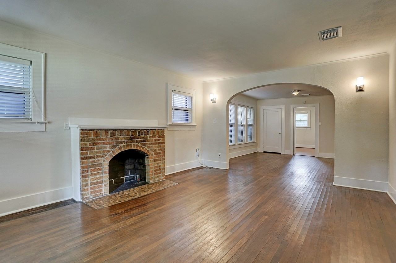 1926 W Mckinney St - Photo 4 of 10