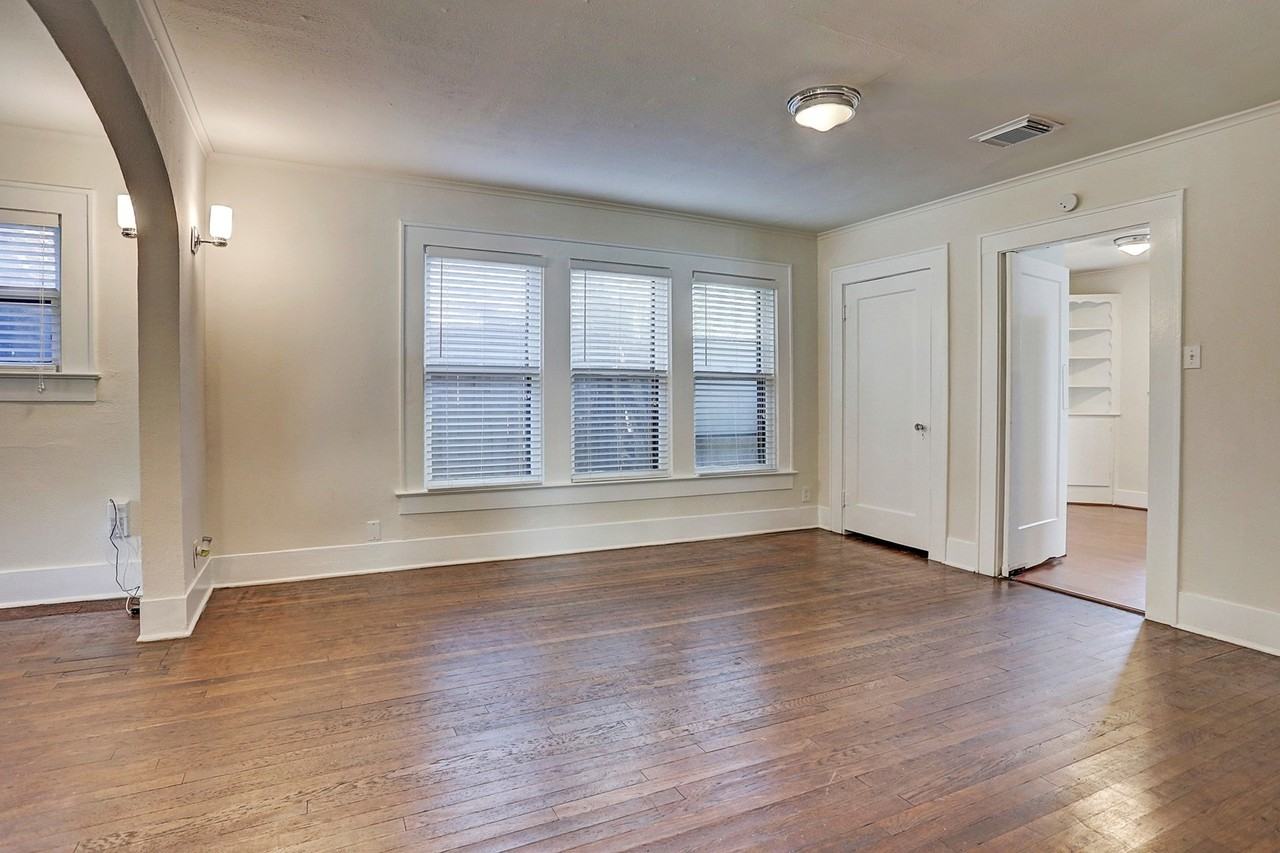 1926 W Mckinney St - Photo 5 of 10