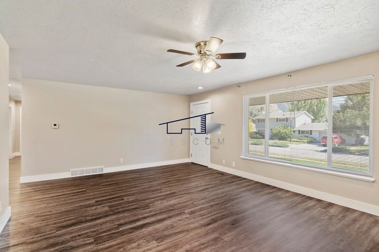 1334 Henderson Dr - Photo 5 of 35