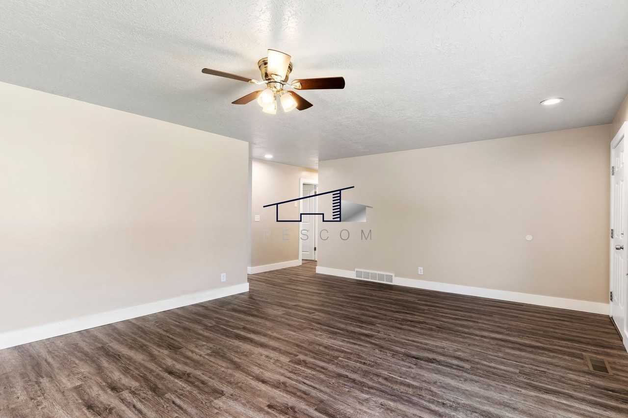 1334 Henderson Dr - Photo 6 of 35