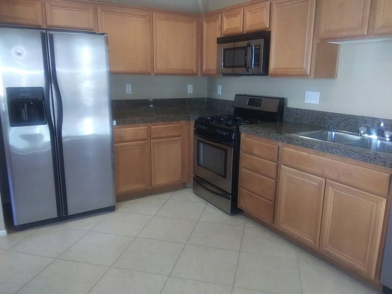5254 Verenda Ave - Photo 4 of 8