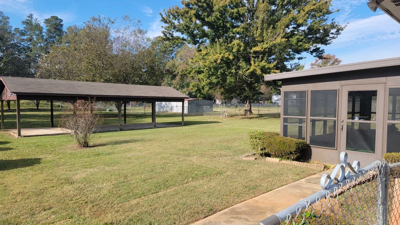 2722 Wicklow Dr - Photo 2 of 10