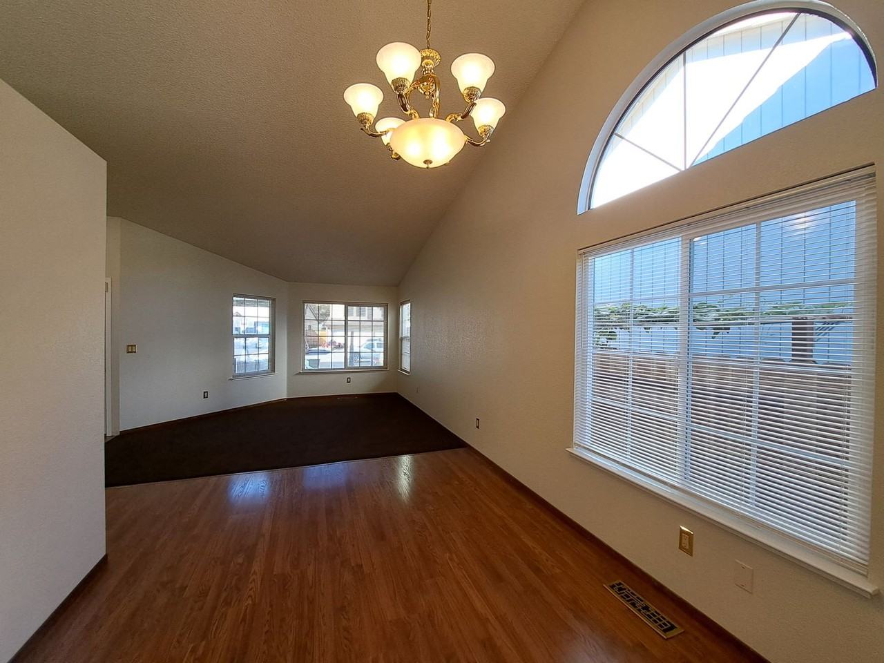 143 Buttercup Cir - Photo 3 of 34