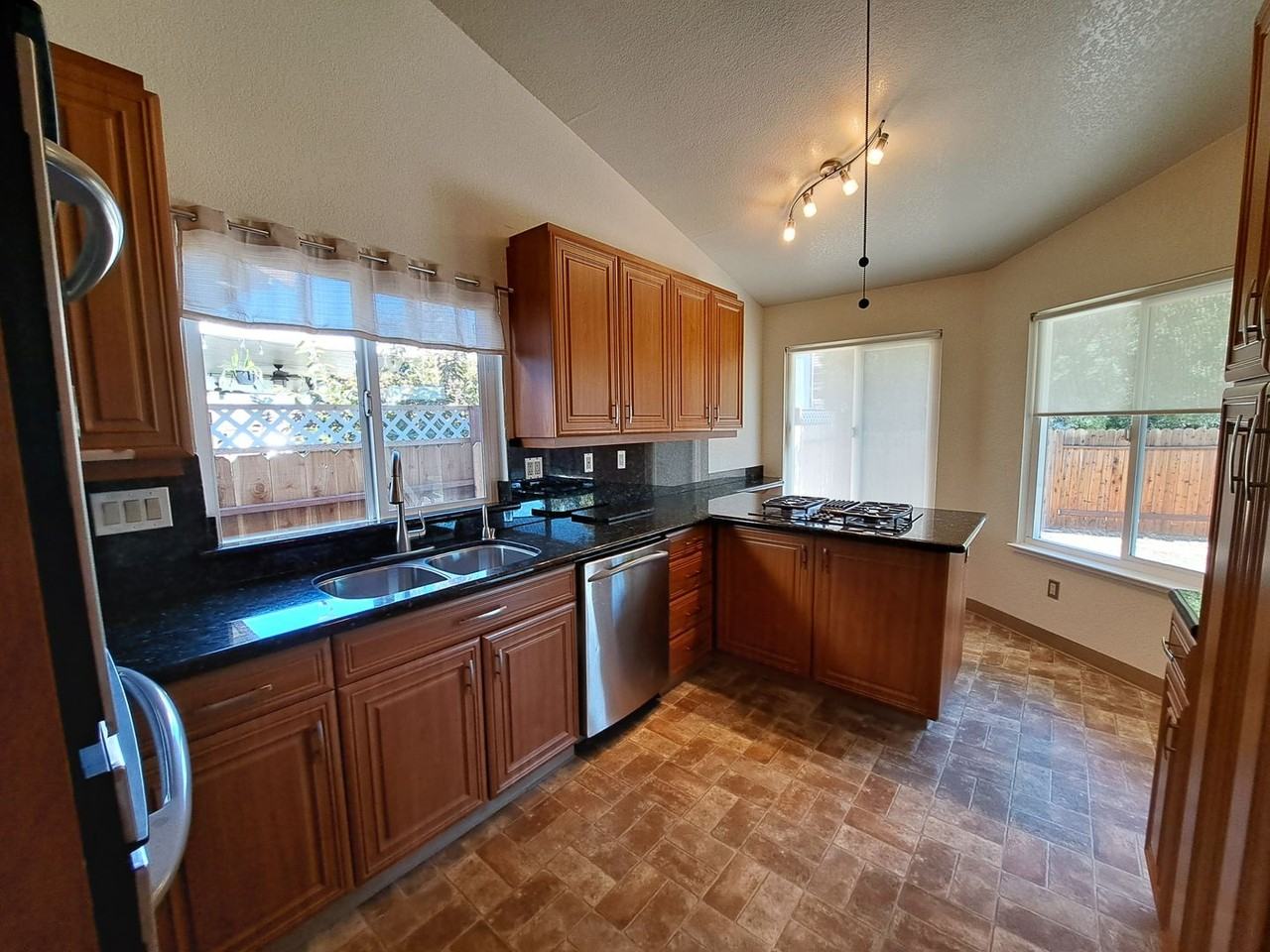 143 Buttercup Cir - Photo 6 of 34