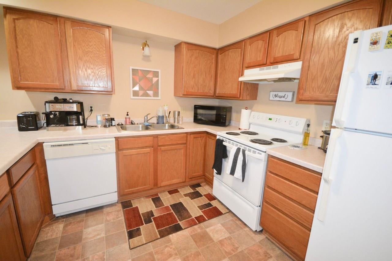 1872 Deerhaven Ln Ne #5 - Photo 3 of 11