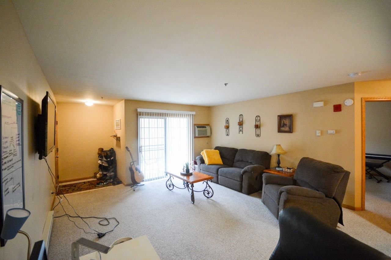 1872 Deerhaven Ln Ne #5 - Photo 2 of 11