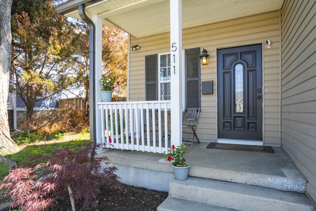 511 S 9th St - Photo 3 of 30