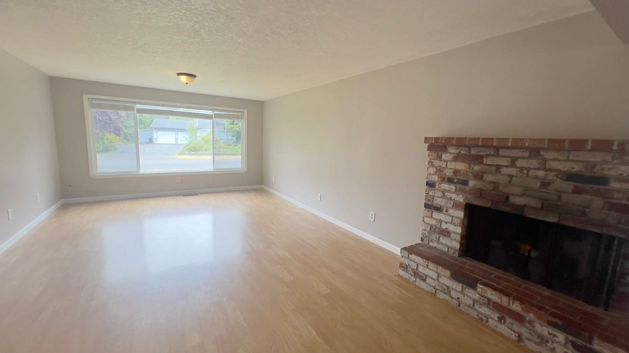 91692 Smith Lake Rd - Photo 2 of 22