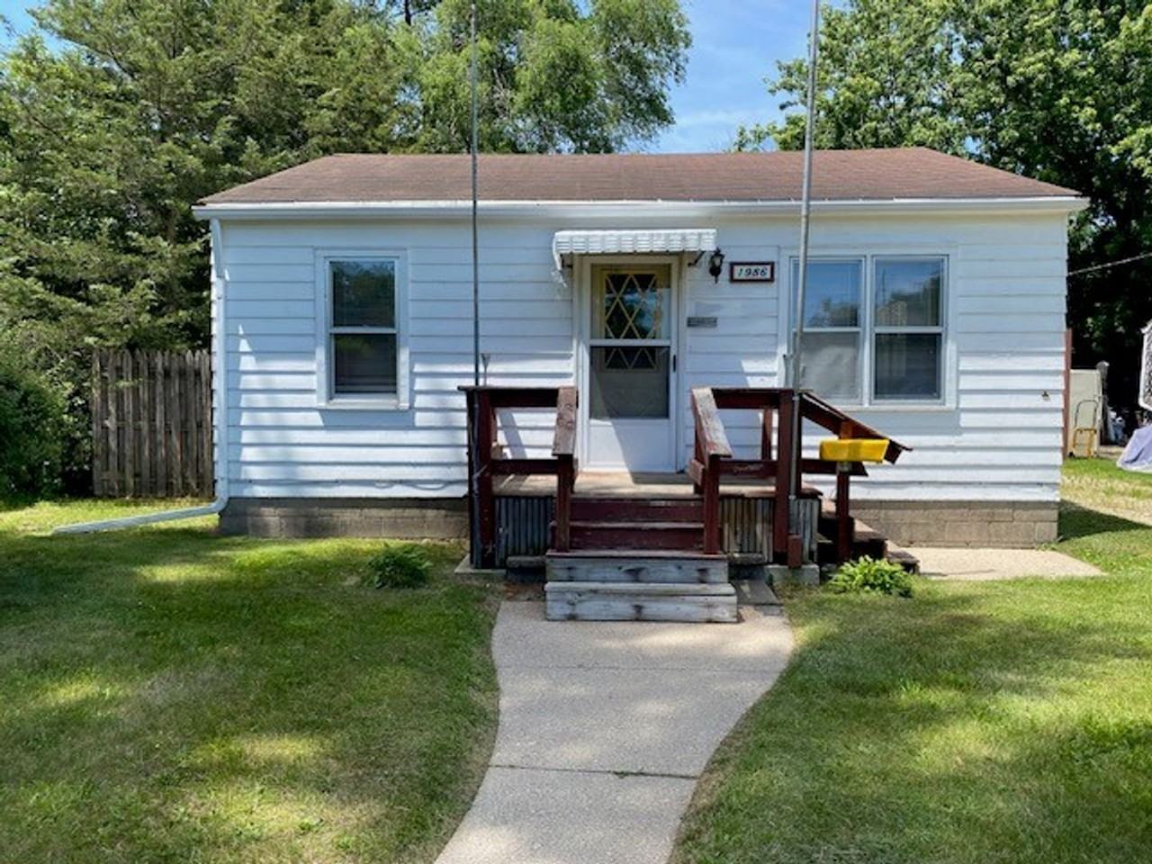 1986 S Mound Ave, Beloit, WI 53511 2 bedroom House Rental Zumper
