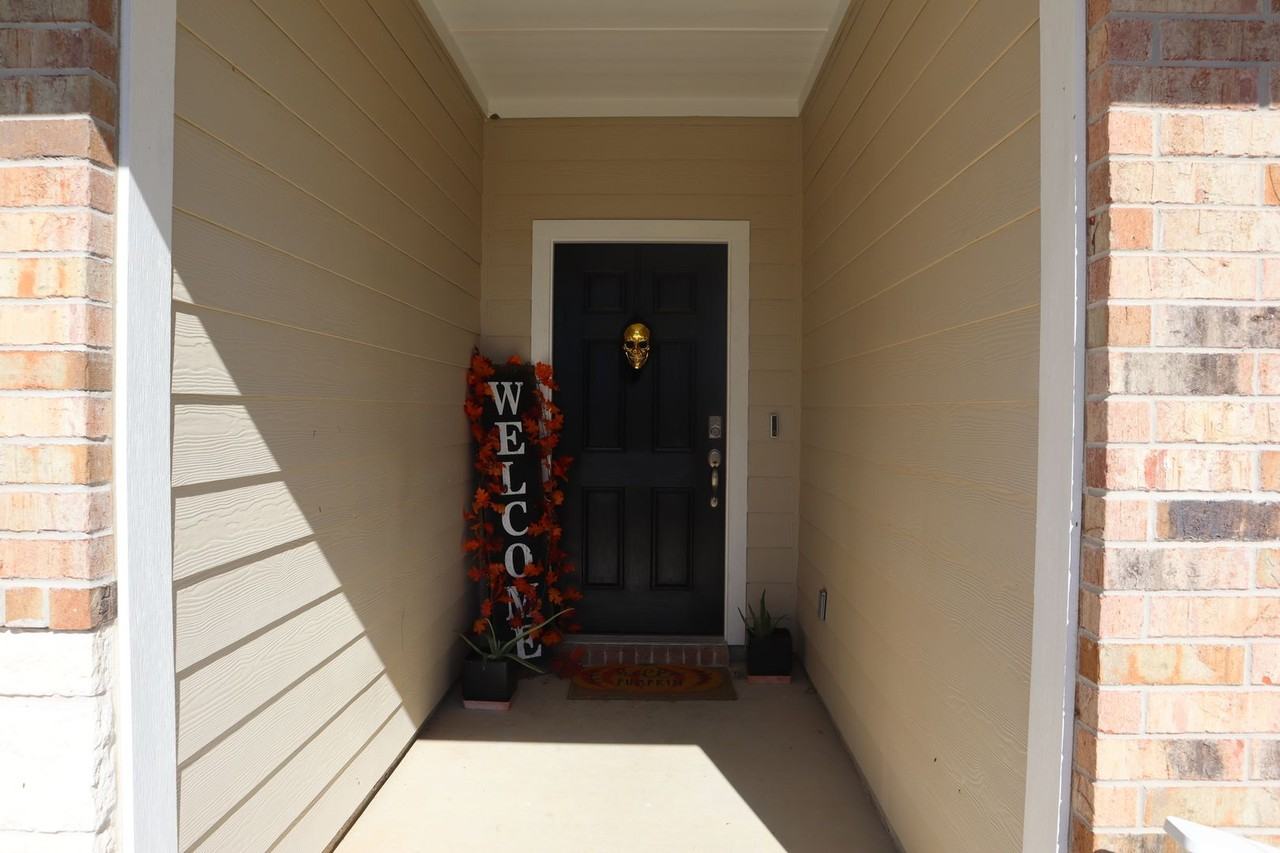 2026 Brisbane Way - Photo 2 of 14