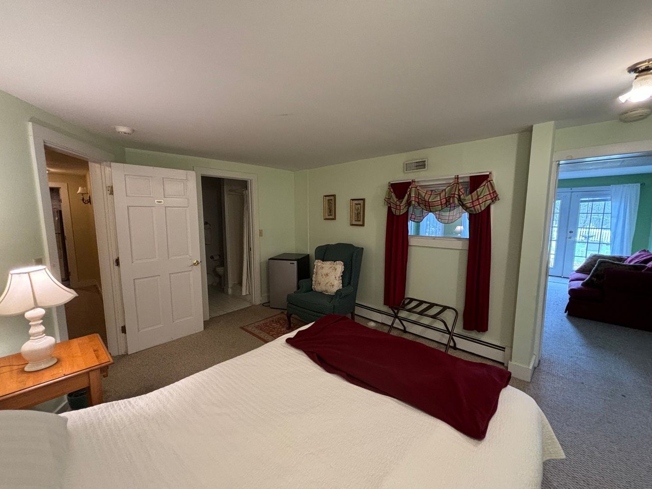 Thornewood Inn - Photo 7 of 13