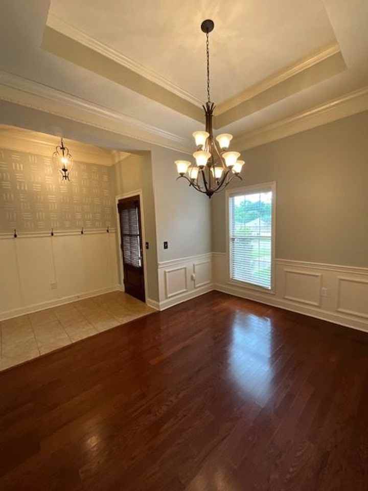 715 Clubhouse Dr - Photo 2 of 17