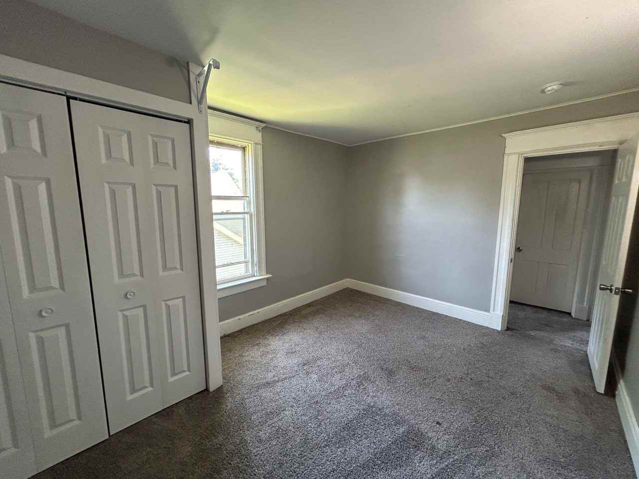 503 W 17th St - Photo 2 of 20