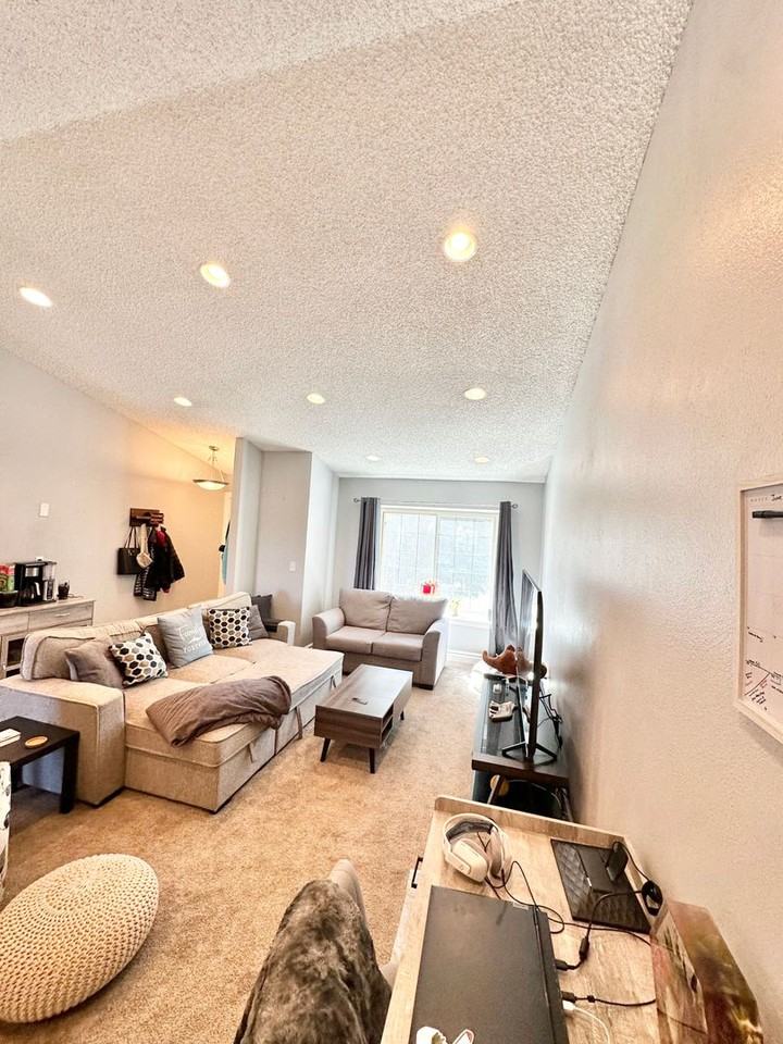 6430 Amethyst Ct - Photo 6 of 21