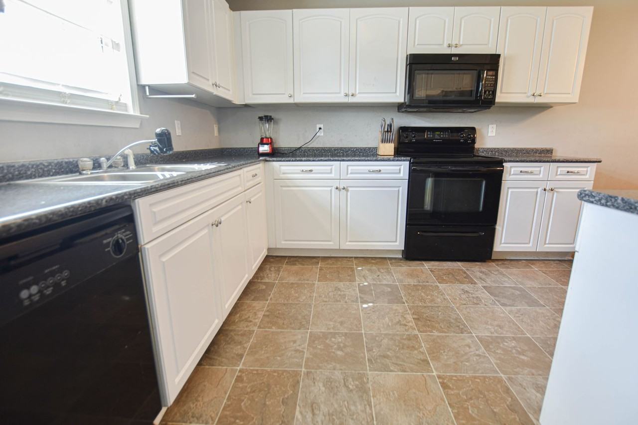 1660 Cedar Springs Ct - Photo 6 of 16